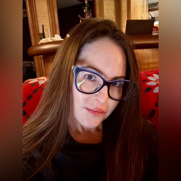 @BexOnPosh fka beccamb4037. Click the ❤️ to be notified when we go live! - Picture 4 of 7